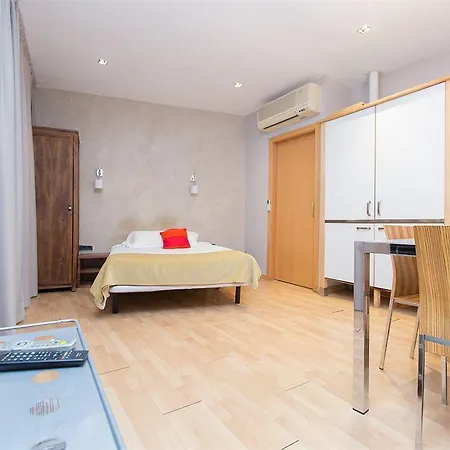Apartment Ainb Born Tiradors