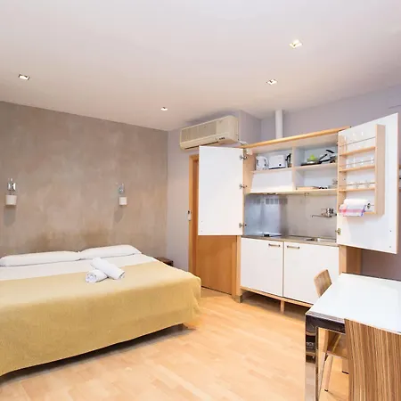 Ainb Born Tiradors Apartment