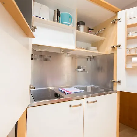 Ainb Born Tiradors Apartmán